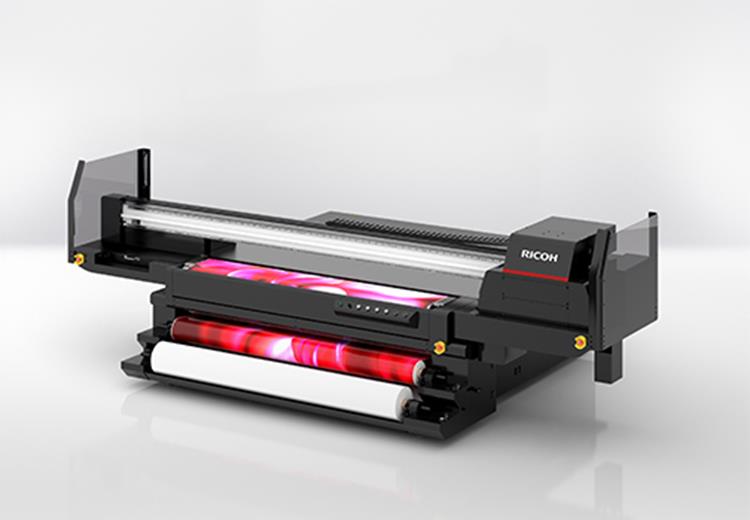 20201028 Application flexibility enhanced by roll option on Ricoh Pro™ TF6251 hybrid flatbed UV printer - IMG